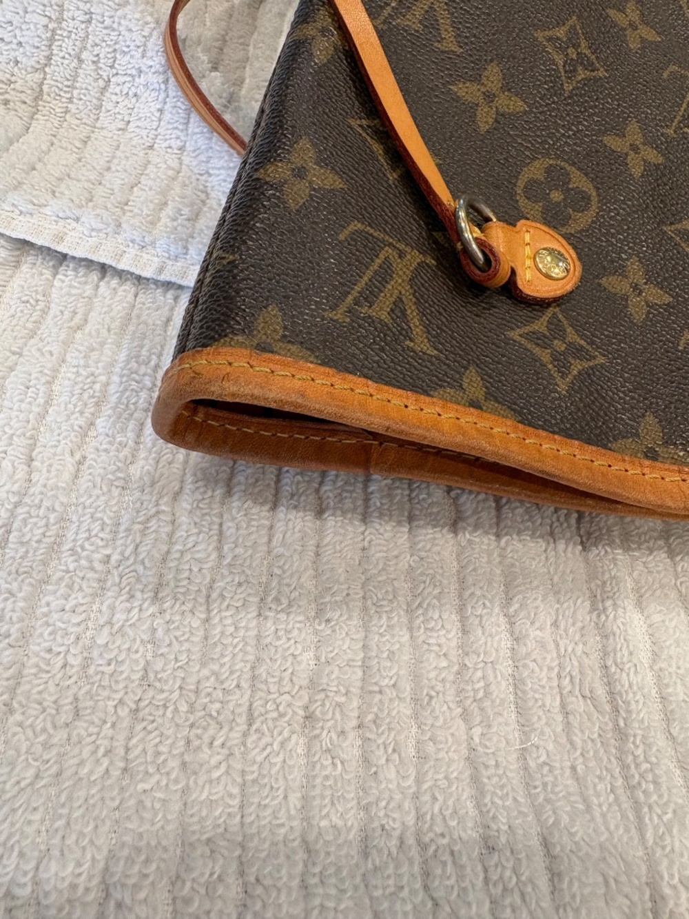 Louis Vuitton Monogram Neverfull Tote in Brown with Rose Interior - Picture 12 of 16